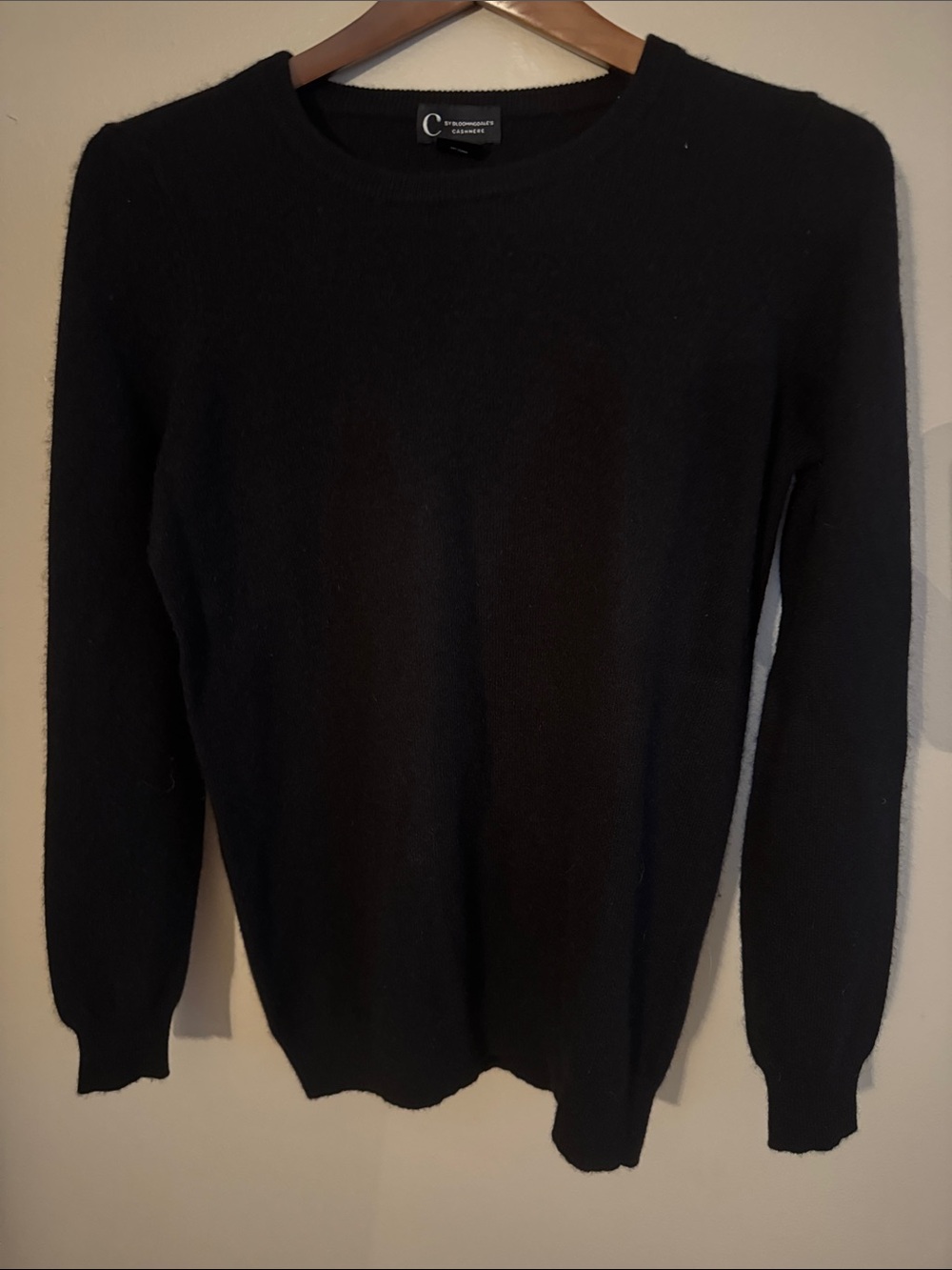 Bloomingdale's Women’s Cashmere Black Crewneck Sweater